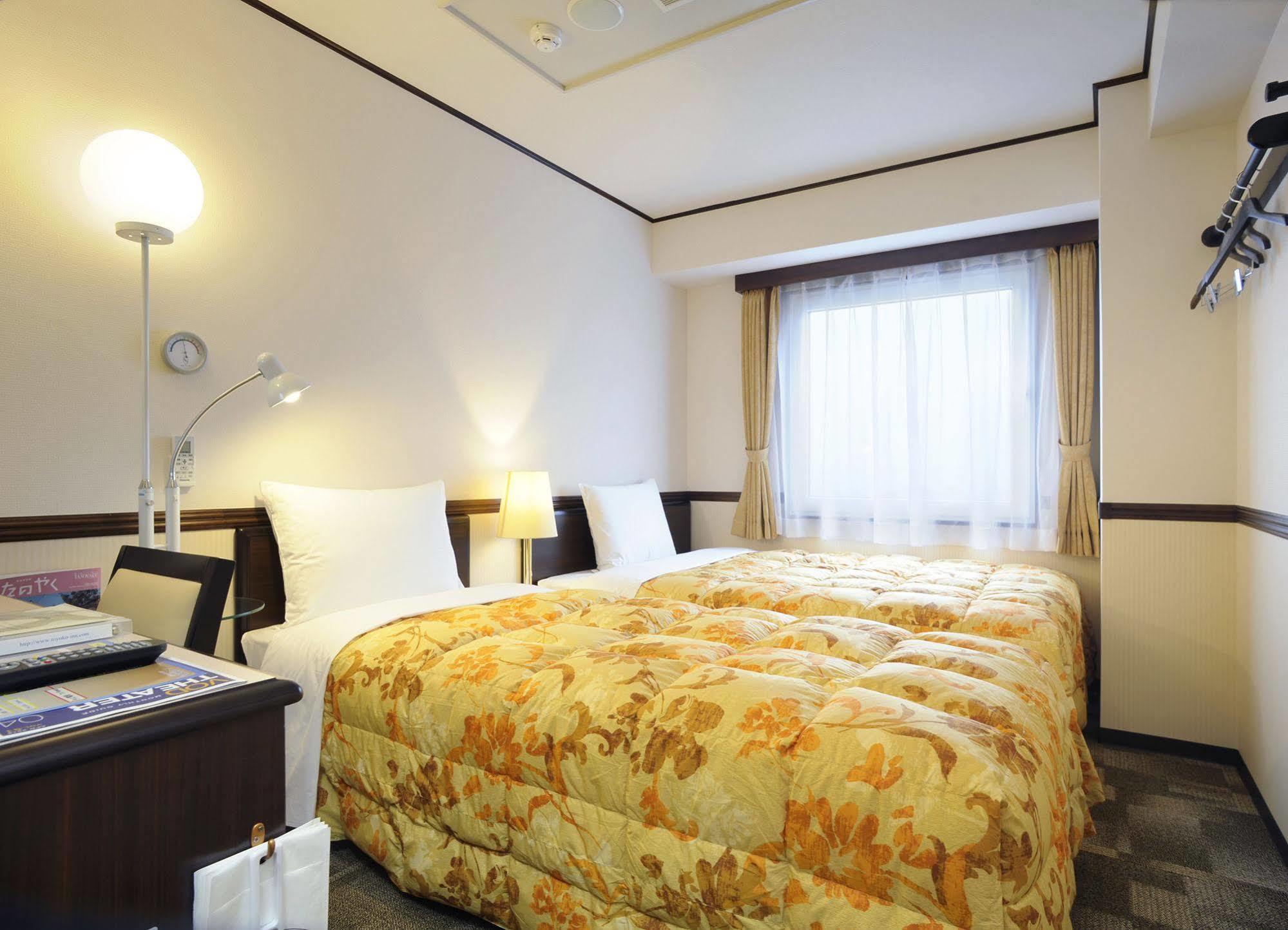 Toyoko Inn Aizuwakamatsu Ekimae Exterior foto