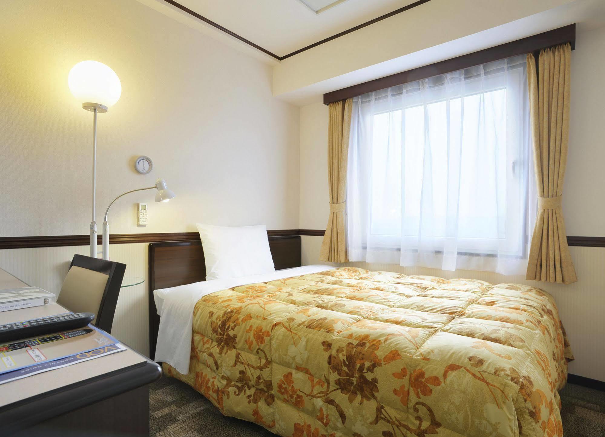 Toyoko Inn Aizuwakamatsu Ekimae Exterior foto